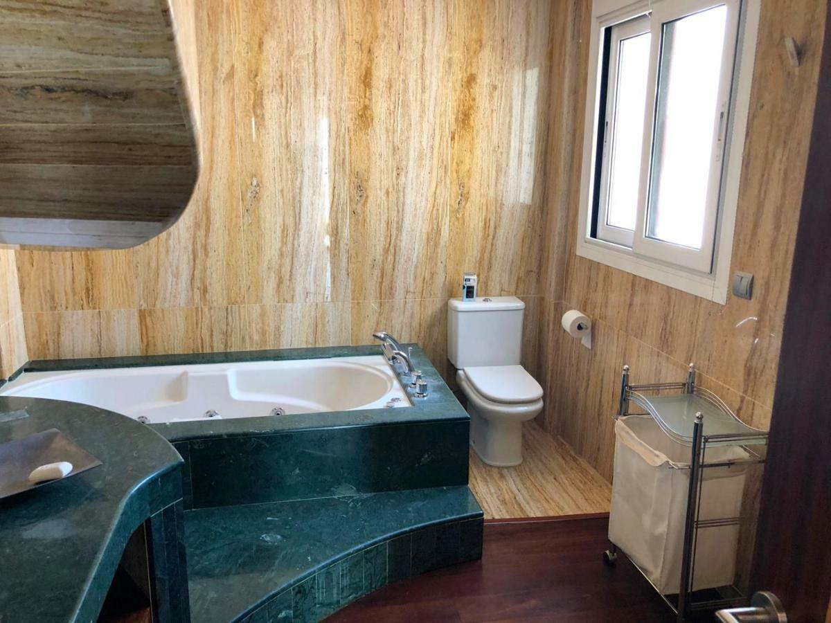 Atico-Duplex Primera Linea De Playa En El Centro De Estepona Kültér fotó